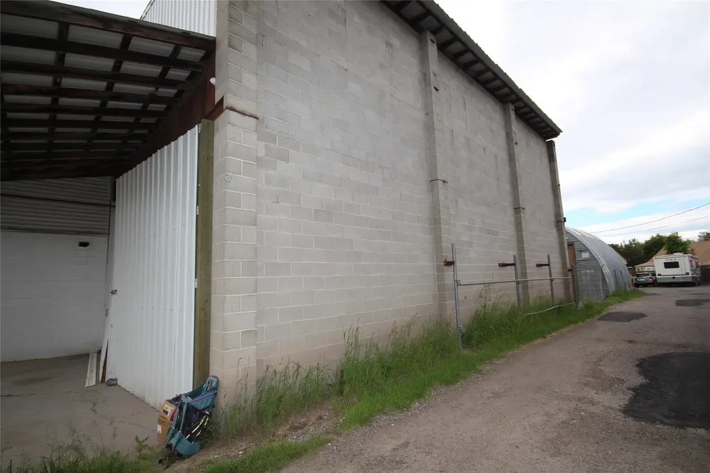 1533 Mt Highway 35 Kalispell MT 59901