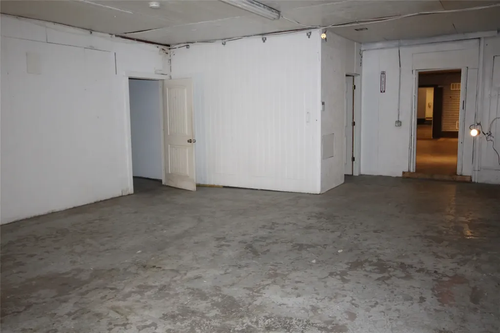 1533 Mt Highway 35 Kalispell MT 59901