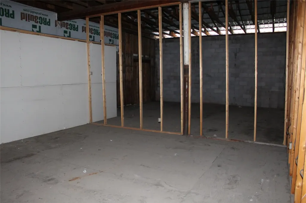 1533 Mt Highway 35 Kalispell MT 59901