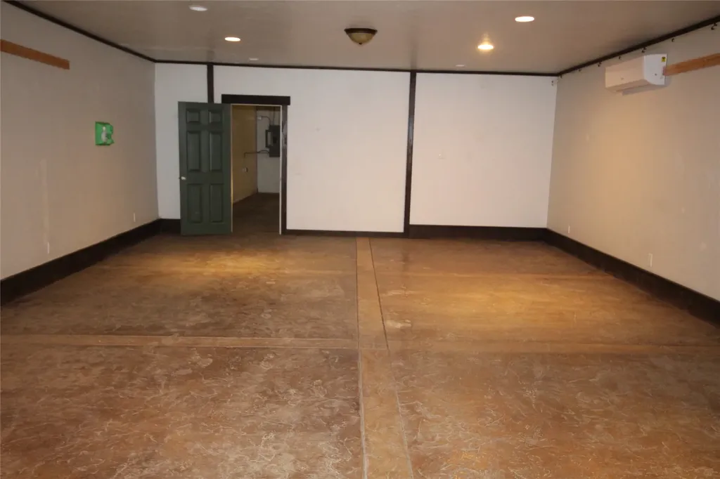 1533 Mt Highway 35 Kalispell MT 59901