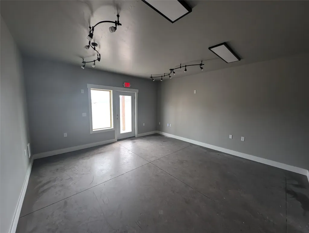 3585 W Highway 40 Columbia Falls MT 59912