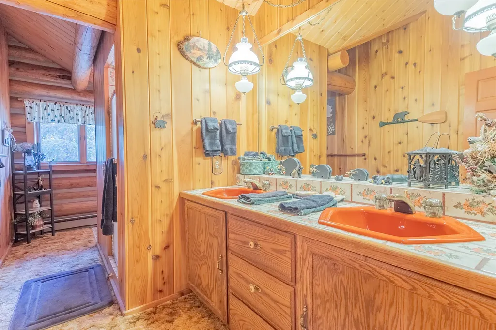 2133 Lost Horse Trail Hamilton MT 59840