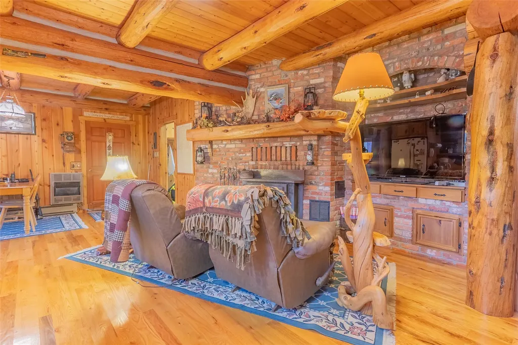 2133 Lost Horse Trail Hamilton MT 59840