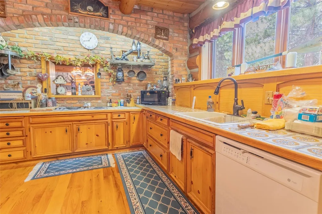 2133 Lost Horse Trail Hamilton MT 59840