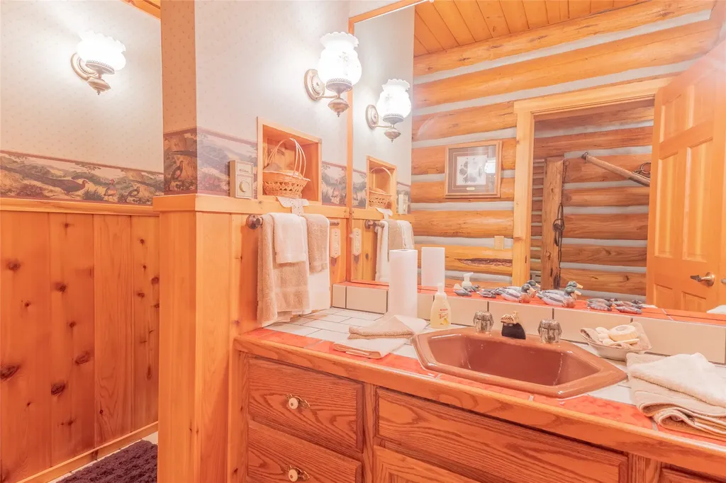 2133 Lost Horse Trail Hamilton MT 59840