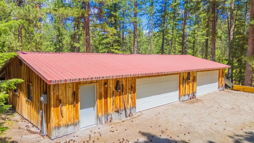 2133 Lost Horse Trail Hamilton MT 59840