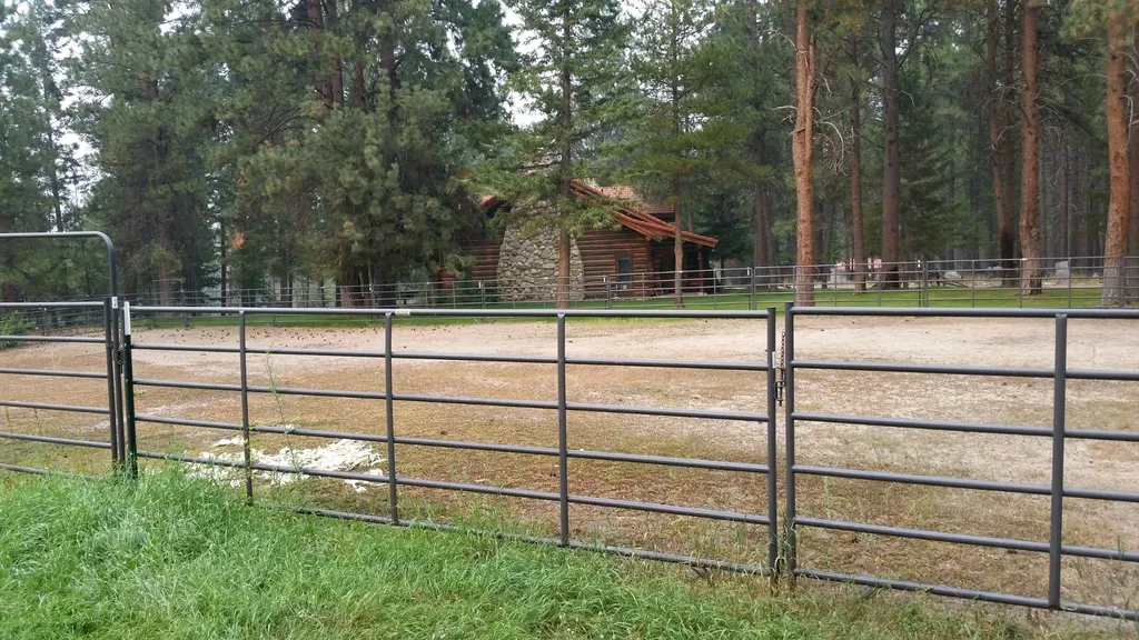 2133 Lost Horse Trail Hamilton MT 59840
