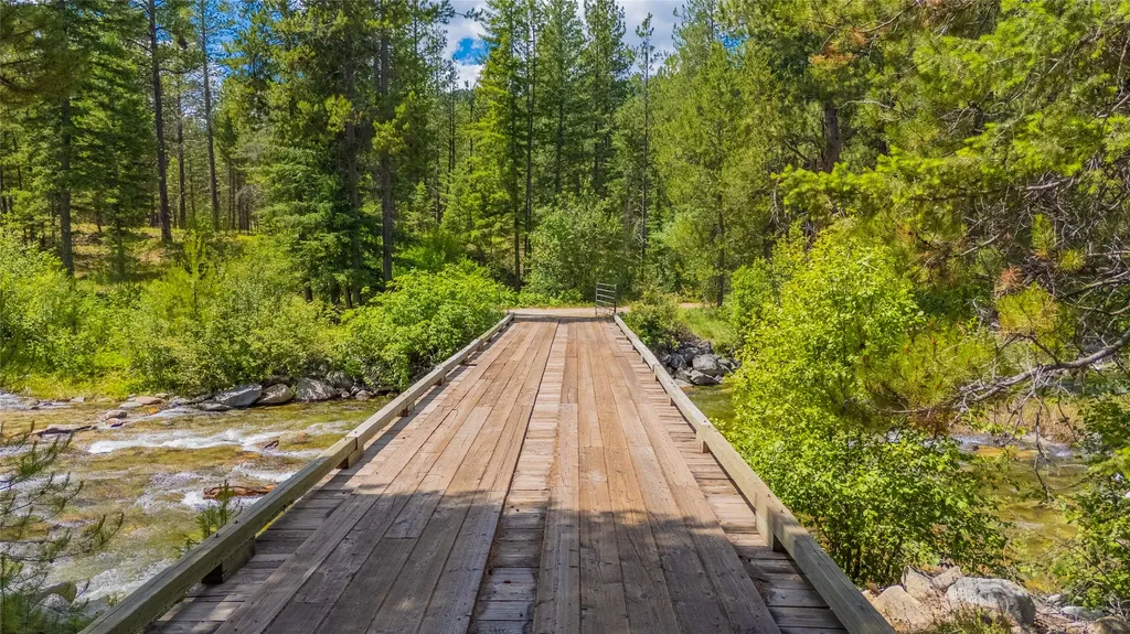 2133 Lost Horse Trail Hamilton MT 59840