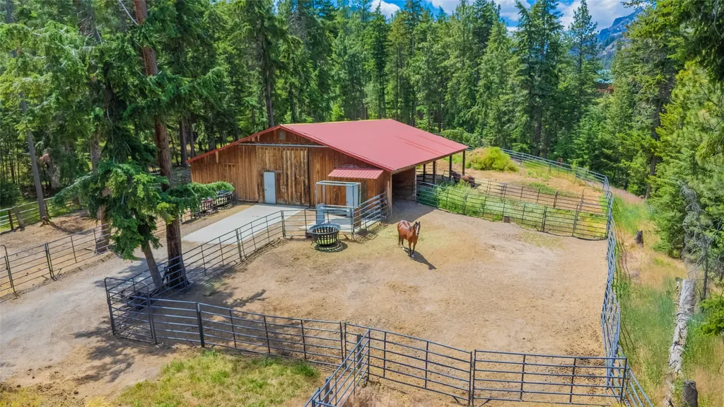 2133 Lost Horse Trail Hamilton MT 59840