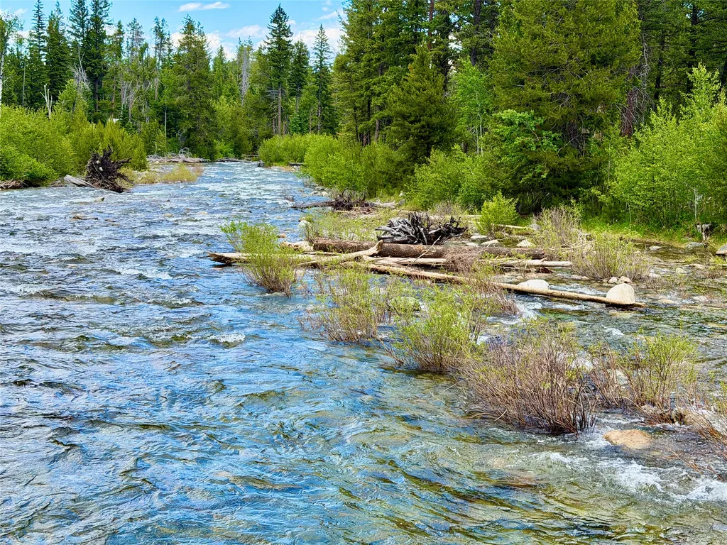 2133 Lost Horse Trail Hamilton MT 59840