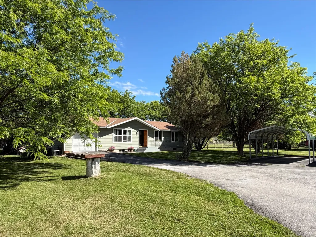 3 Howells Lane Plains MT 59859