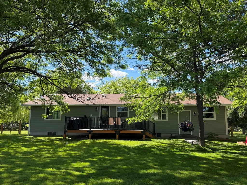 3 Howells Lane Plains MT 59859