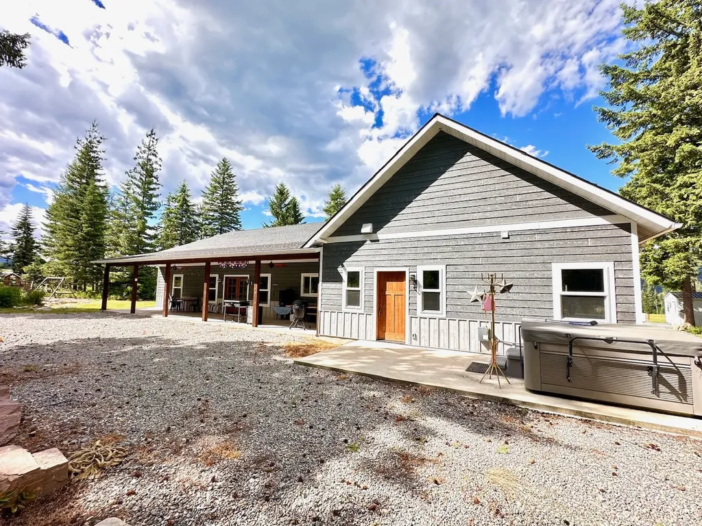 95 Triple J Loop Trout Creek MT 59874