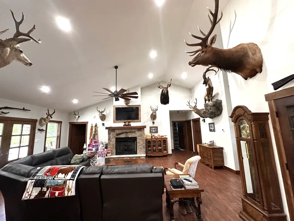 95 Triple J Loop Trout Creek MT 59874