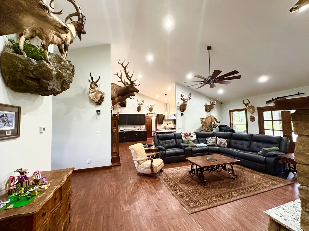95 Triple J Loop Trout Creek MT 59874