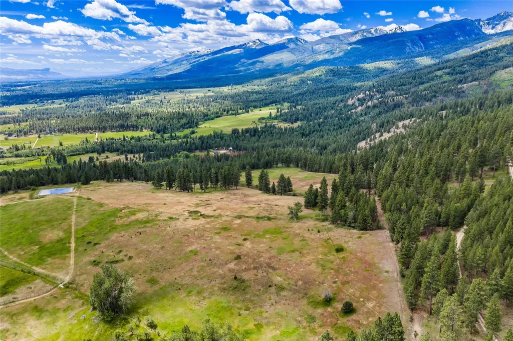 956 & 952 Falling Star Road Victor MT 59875