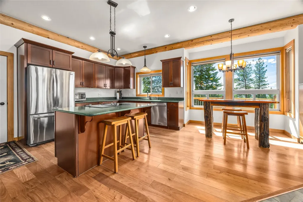 956 & 952 Falling Star Road Victor MT 59875