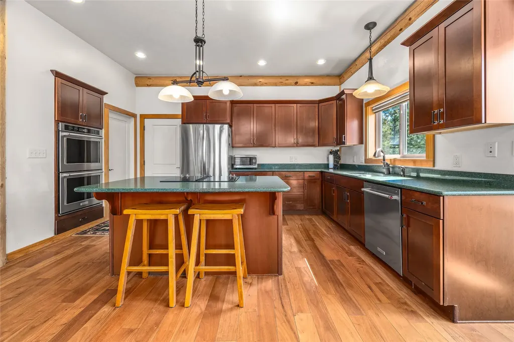 956 & 952 Falling Star Road Victor MT 59875