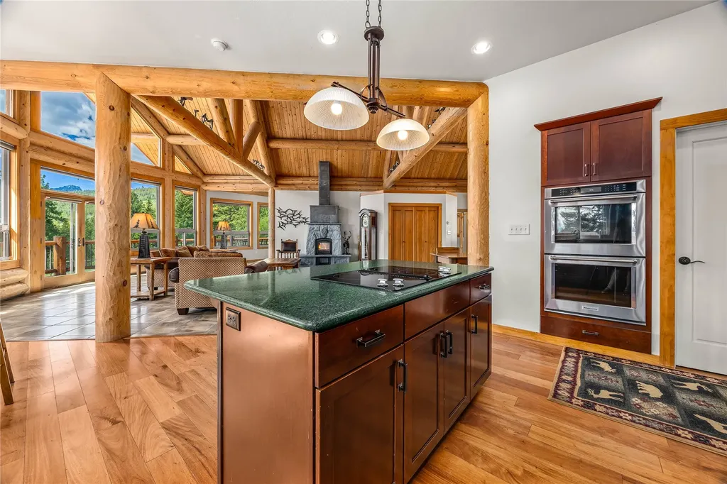 956 & 952 Falling Star Road Victor MT 59875