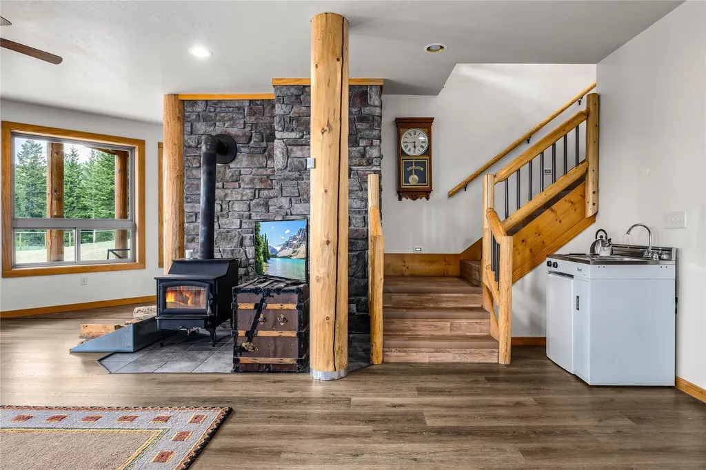 956 & 952 Falling Star Road Victor MT 59875