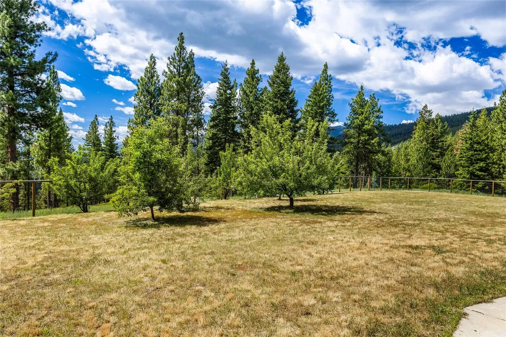 956 & 952 Falling Star Road Victor MT 59875