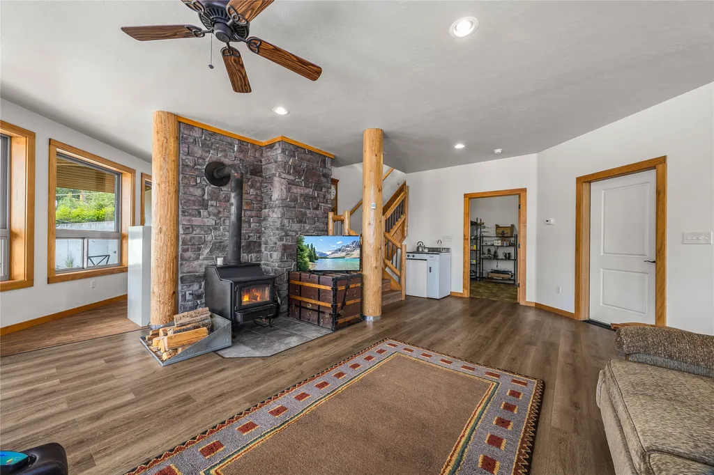 956 & 952 Falling Star Road Victor MT 59875