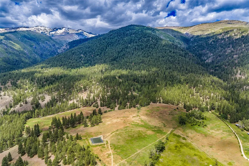 956 & 952 Falling Star Road Victor MT 59875