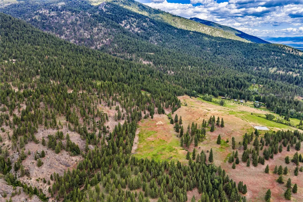 956 & 952 Falling Star Road Victor MT 59875