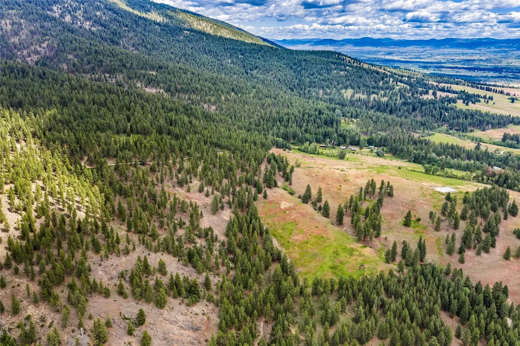 956 & 952 Falling Star Road Victor MT 59875