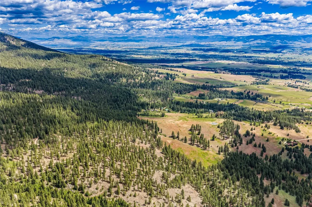 956 & 952 Falling Star Road Victor MT 59875