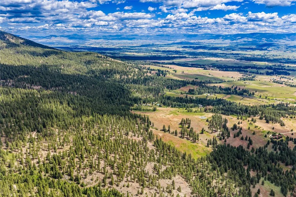 956 & 952 Falling Star Road Victor MT 59875