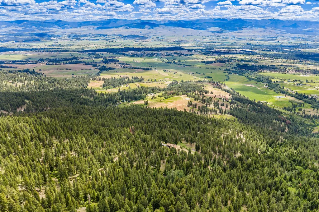 956 & 952 Falling Star Road Victor MT 59875