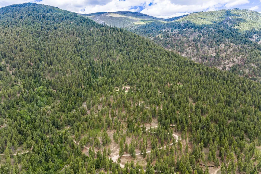 956 & 952 Falling Star Road Victor MT 59875