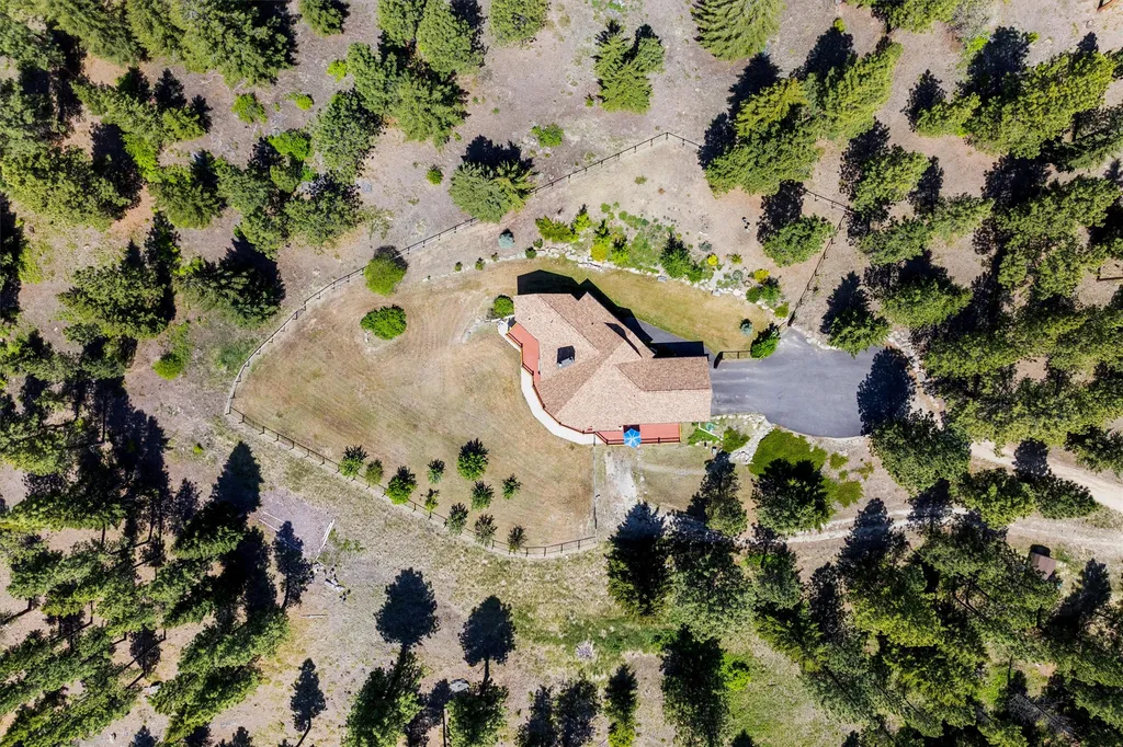 956 & 952 Falling Star Road Victor MT 59875