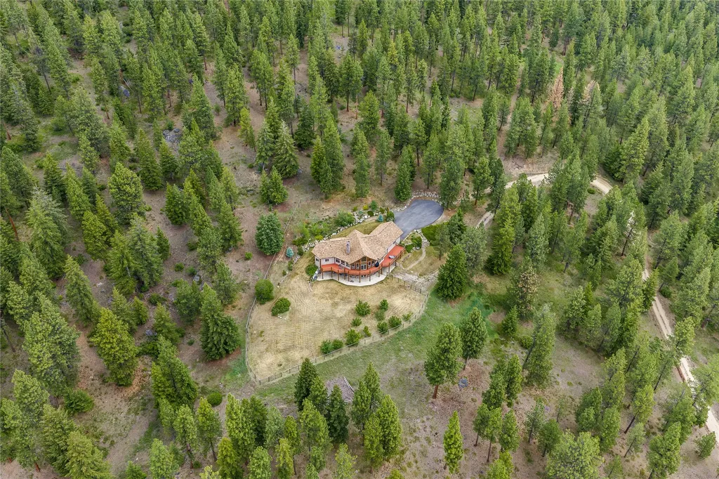 956 & 952 Falling Star Road Victor MT 59875