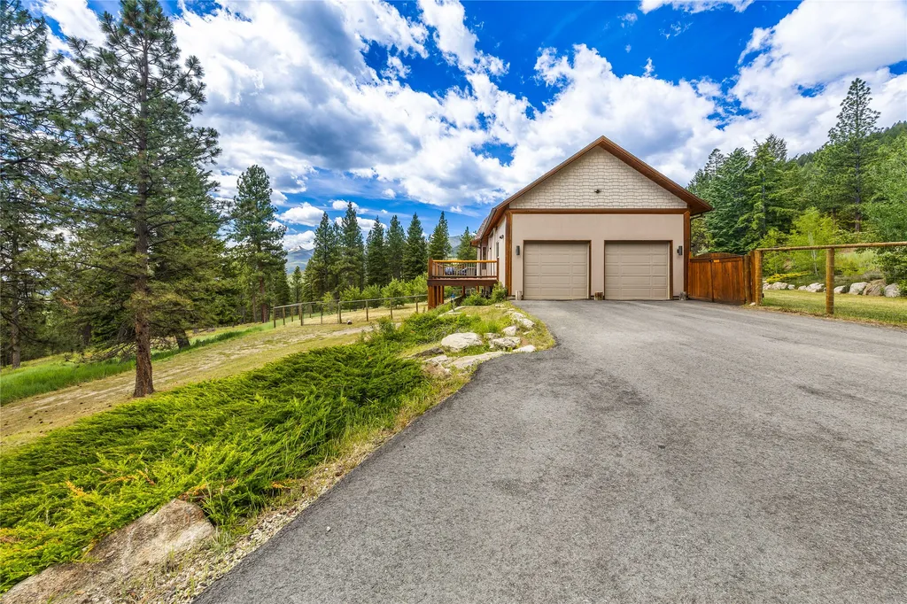 956 & 952 Falling Star Road Victor MT 59875