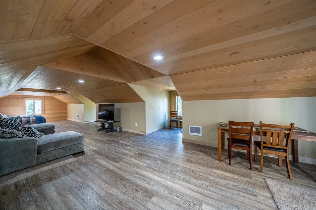 23 Lodgepole Lane W Anaconda MT 59711