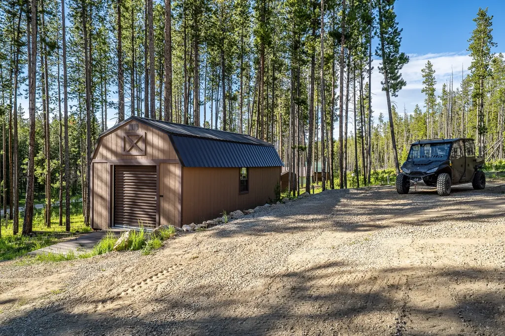 23 Lodgepole Lane W Anaconda MT 59711