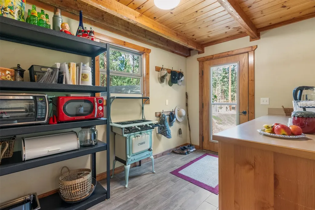 729 Sheafman Creek Road Hamilton MT 59840