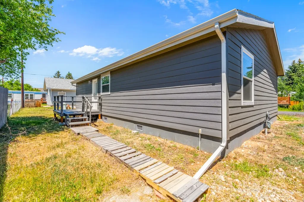101 S 2nd Street Roberts MT 59070
