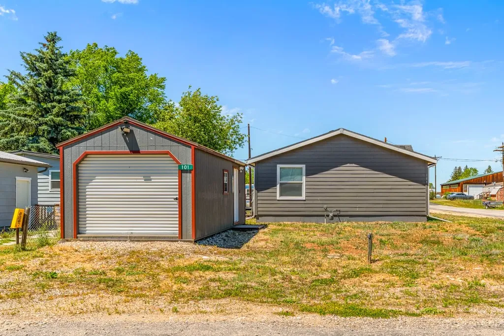 101 S 2nd Street Roberts MT 59070
