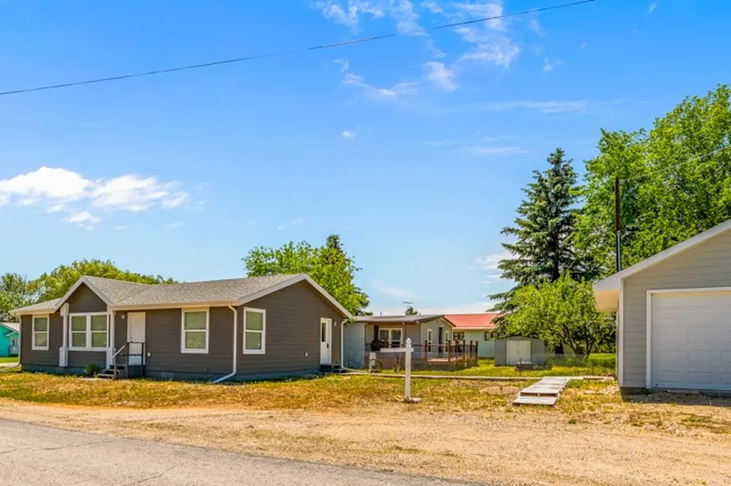101 S 2nd Street Roberts MT 59070
