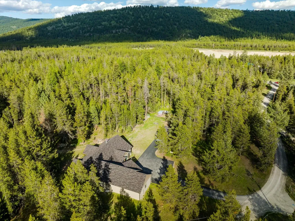 9343 Us Hwy 2 W Marion MT 59925