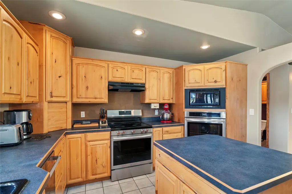 3 Stagecoach Road East Helena MT 59635