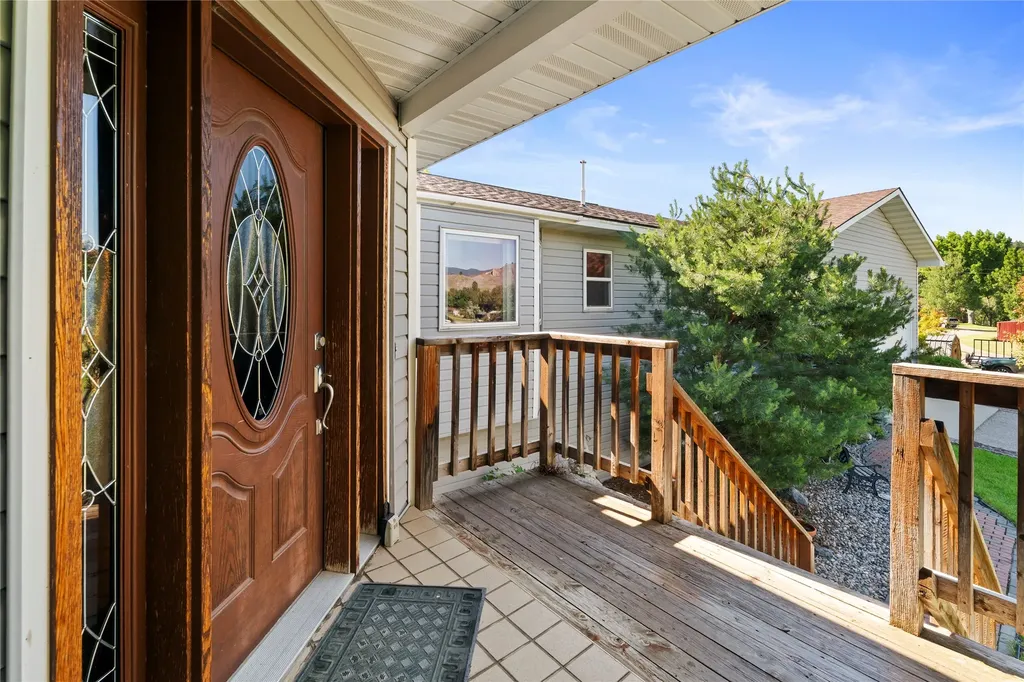 3 Stagecoach Road East Helena MT 59635