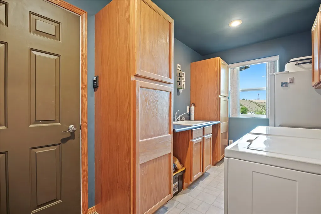 3 Stagecoach Road East Helena MT 59635