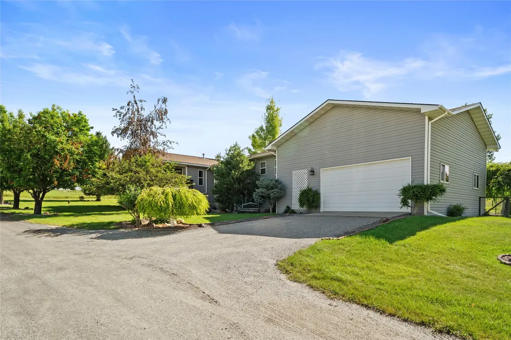 3 Stagecoach Road East Helena MT 59635