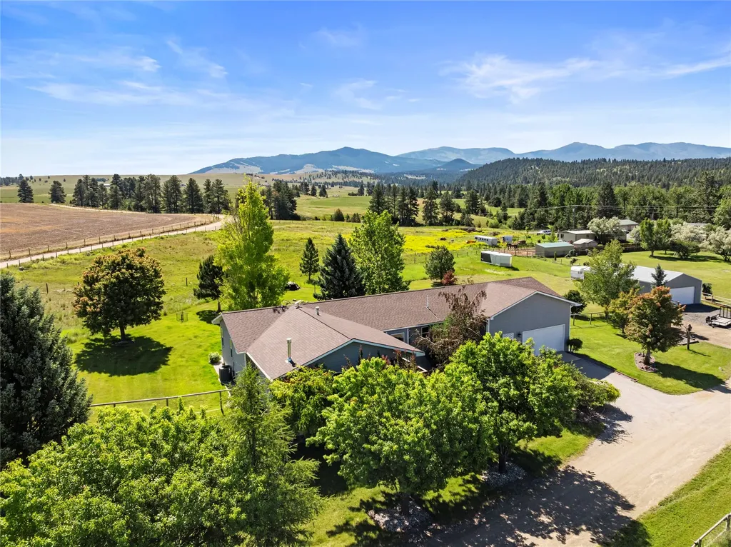 3 Stagecoach Road East Helena MT 59635