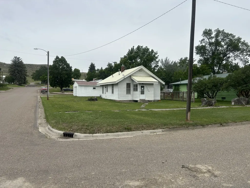 1702 Chouteau Street Fort Benton MT 59442