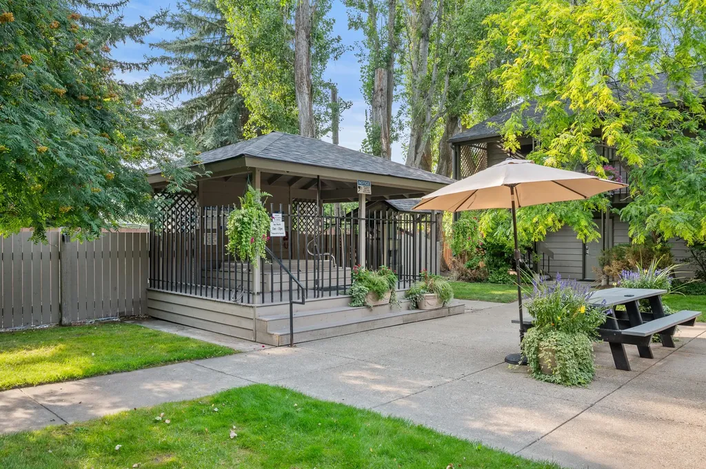 180 Vista Lane Bigfork MT 59911
